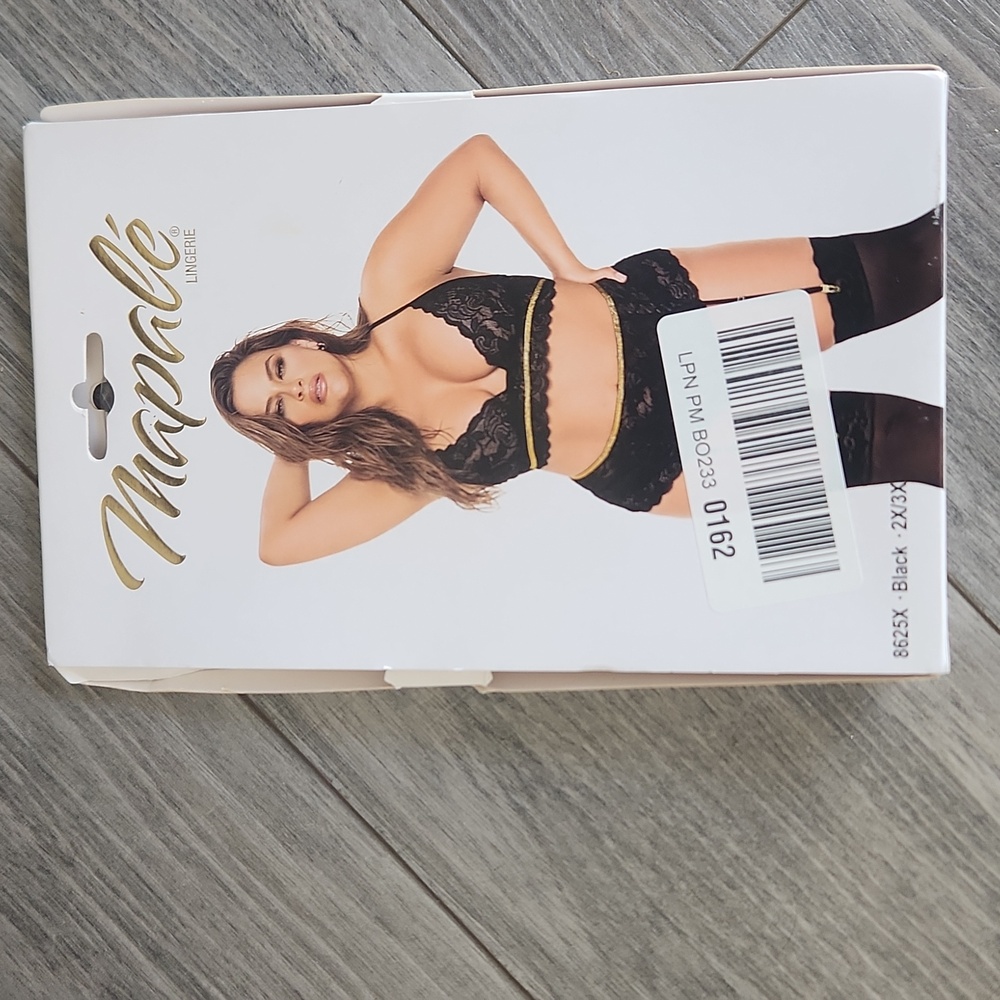 NWT Mapale Lingerie Women's sz 2X/3X  3pc Set Top, Garter belt, & bottom